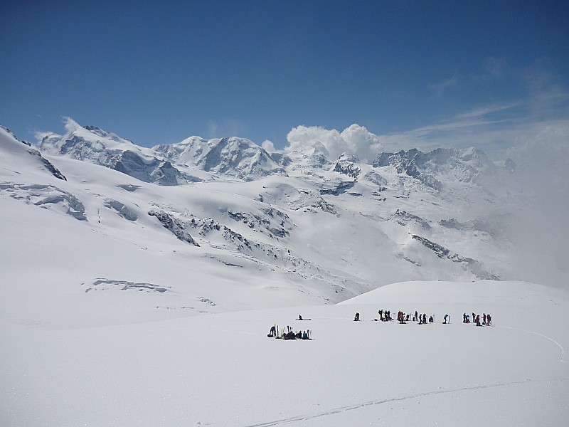 petite remontée : Vue pas si pire avant descente moquette 4* vers taschutte....