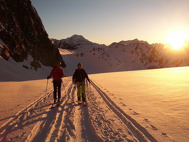 Claude et Nico profitent du lever de soleil