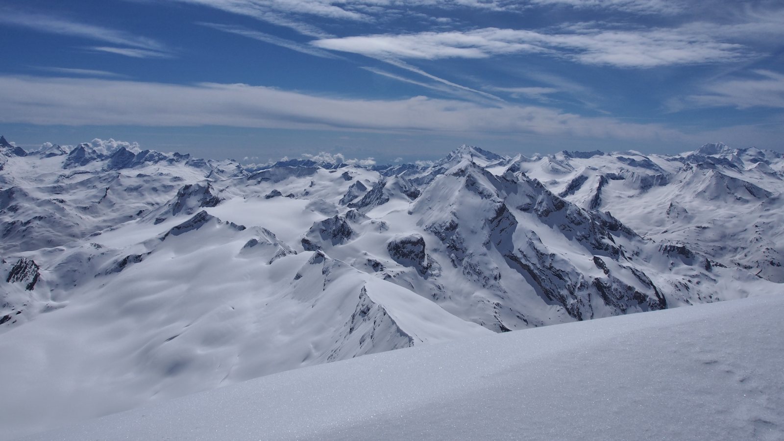 #13 Vue vers le Sud-Est : Avec notamment la Pointe de la Traversière et la Tsanteleina. Vue vers le Sud-Est : Avec notamment la Pointe de la Traversière et la Tsanteleina.