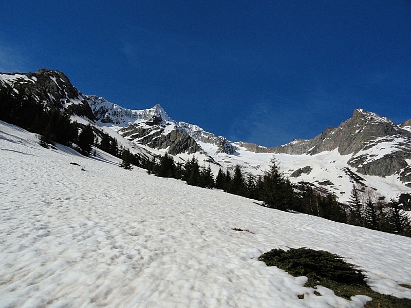 #14 Tête de Lauranoure : Vue d Tête de Lauranoure : Vue d'ensemble de la combe de descente