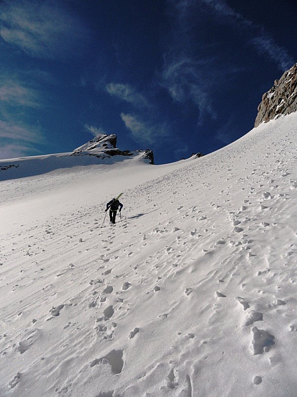 #5 Tête de Lauranoure : Sur la selle neigeuse Tête de Lauranoure : Sur la selle neigeuse
