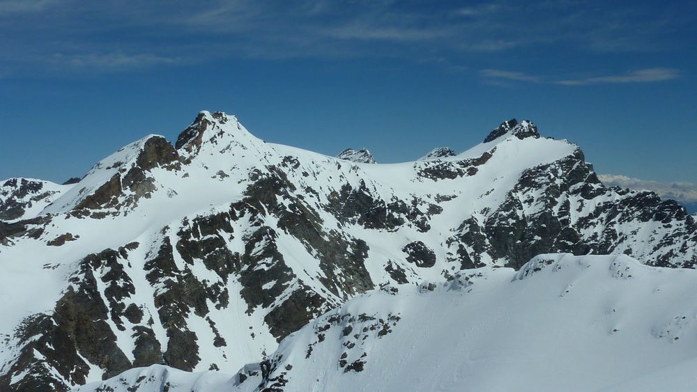 Ruitor : le Ruitor à droite, Becca du Lac à gauche...