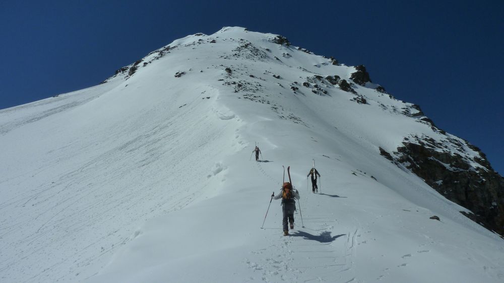 Bec de l'Ane arete NE : en route pour 400m de portage