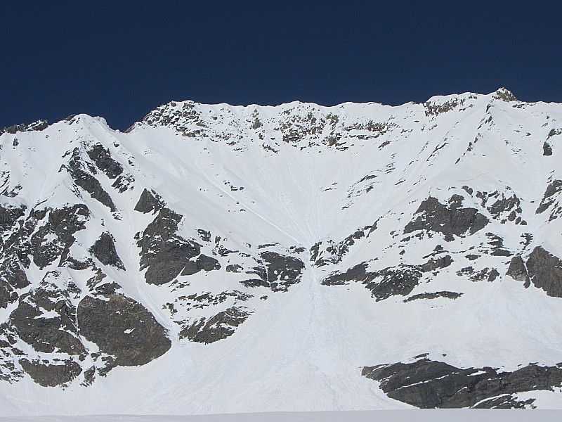 #5 Dent Parrachée : Vue d Dent Parrachée : Vue d'ensemble de la face.