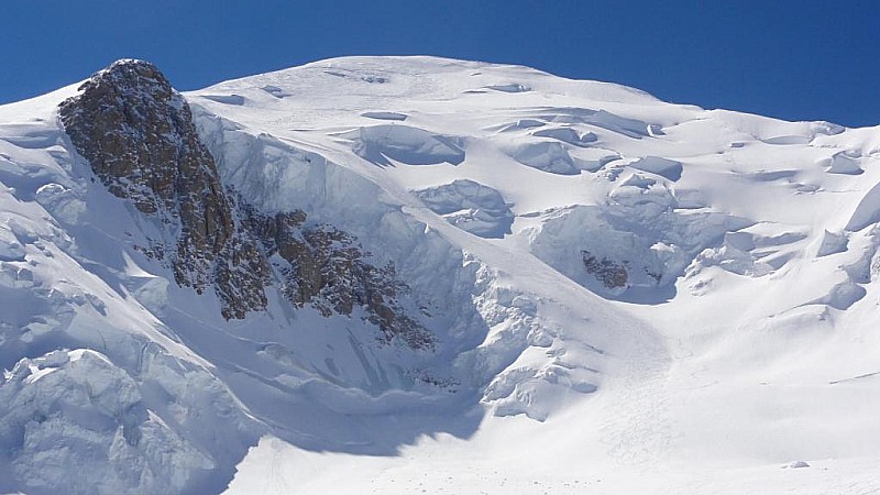 face Nord : le global de la face Nord, lisse d'en haut jusqu'en bas, et en poudreuse...