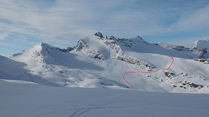 #4 Traversée Carro-Albaron : Passage du col de Trieves: trai plein, notre passage (recommandé par la gardienne), pointillé: celui des topos (risque fort de plaque sur la partie haute, déversante sur la barre) Traversée Carro-Albaron : Passage du col de Trieves: trai plein, notre passage (recommandé par la gardienne), pointillé: celui des topos (risque fort de plaque sur la partie haute, déversante sur la barre)