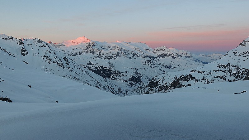 #1 Traversée Carro-Albaron : J2: lever de soleil sur l Traversée Carro-Albaron : J2: lever de soleil sur l'Albaron