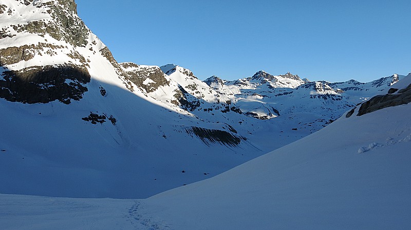 #13 Traversée Carro-Albaron : J3: cirque des Evettes, depuis la sortie de la moraine Traversée Carro-Albaron : J3: cirque des Evettes, depuis la sortie de la moraine