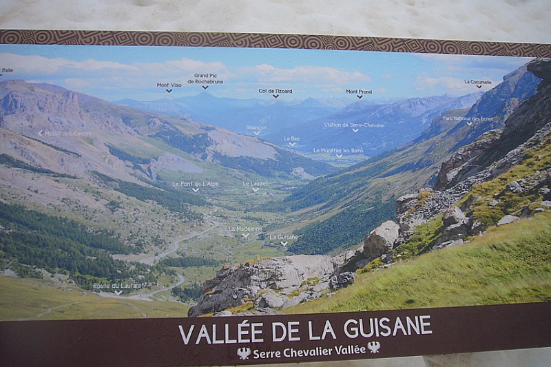 #7 Et oui on a quand même vu le panorama sur le panneau au bord de la route du Galibier. Et oui on a quand même vu le panorama sur le panneau au bord de la route du Galibier.