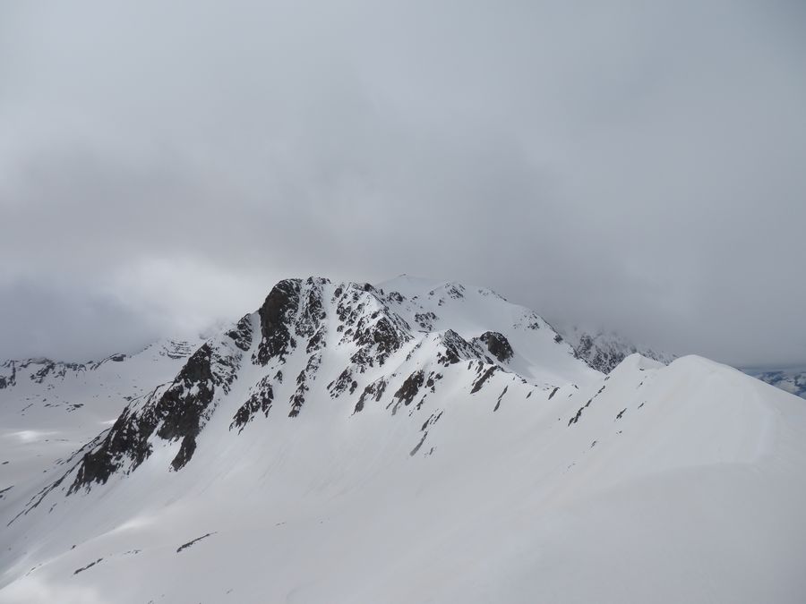 Sommet : Vue sur le couloir de l'Aiguille Noire : prochain objectif ?