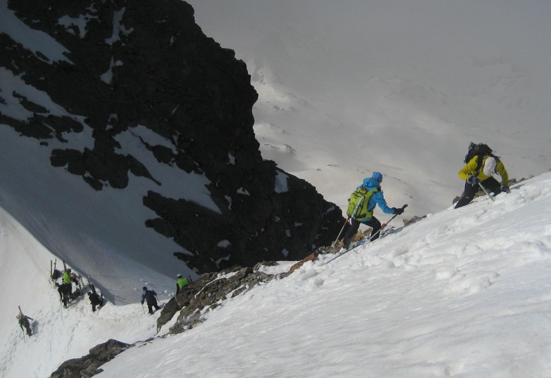 #9 Du monde sur la sellette : Descente à ski, à pied ou fin d Du monde sur la sellette : Descente à ski, à pied ou fin d'ascension...