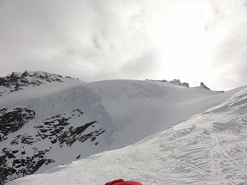 #6 Summit day : On voit enfin le sommet sortir des nuages Summit day : On voit enfin le sommet sortir des nuages