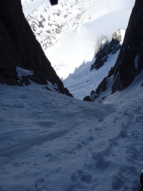 #2 Couloir Ouest : A remonter ça va! A la descente ça serait moins drôle! Couloir Ouest : A remonter ça va! A la descente ça serait moins drôle!