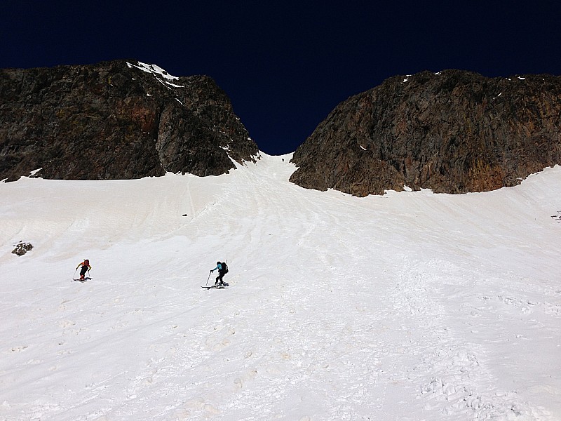 #2 Couloir Est du Gélas : Bien rempli !
Sophie et Eric sont à l Couloir Est du Gélas : Bien rempli !
Sophie et Eric sont à l'attaque