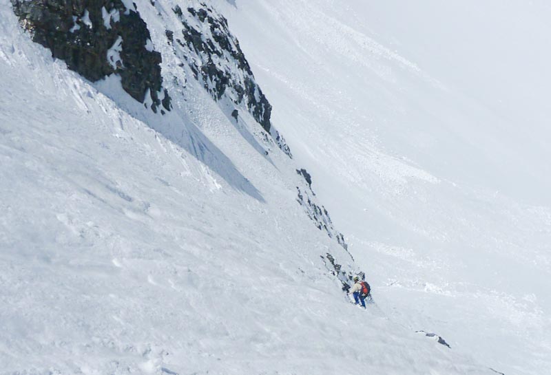 Parrachée : Mick part en éclaireur chercher la sortie