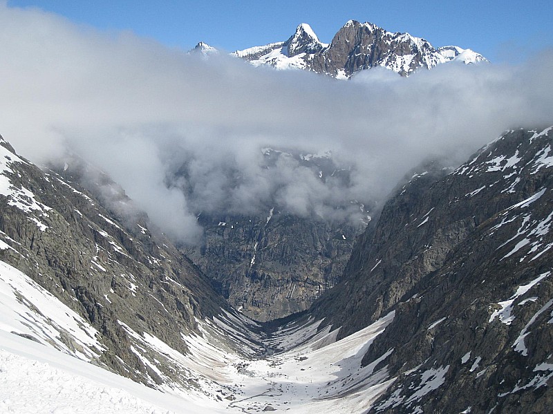 #4 Vallon des Etages : Vue plein Nord, le Plaret et le Rouget ... Vallon des Etages : Vue plein Nord, le Plaret et le Rouget ...