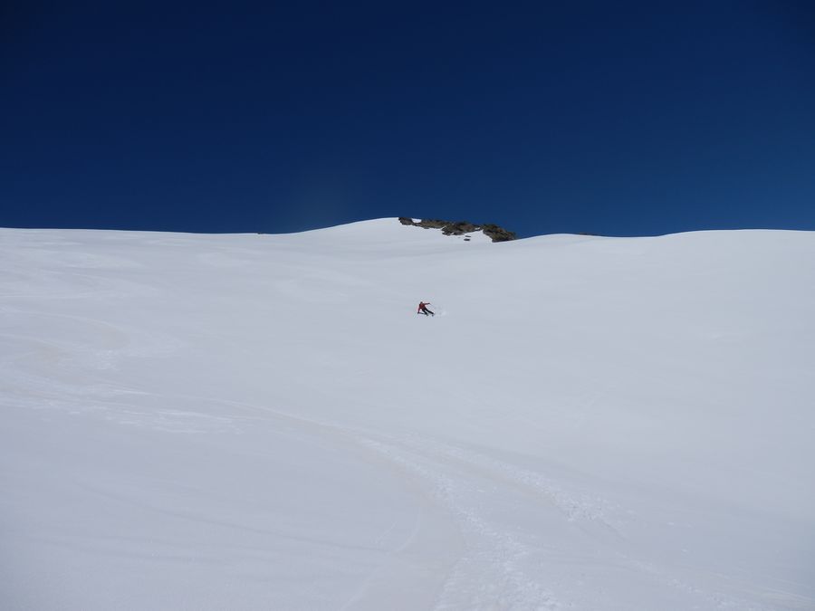#16 Ski grand large : Sama-Lau fait chauffer ses Zag au rouge dans la descente sud-est de la Grande Lance de Domène. Transfo à point ! Ski grand large : Sama-Lau fait chauffer ses Zag au rouge dans la descente sud-est de la Grande Lance de Domène. Transfo à point !