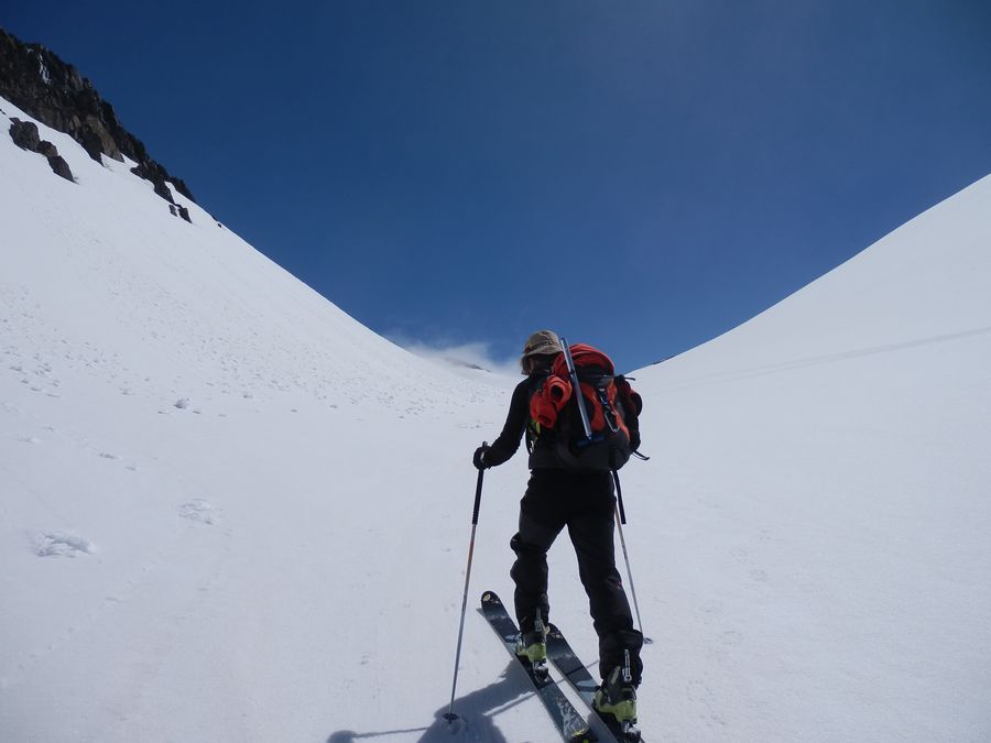 #21 Montée vers La Croix : Bon grip, la neige commence juste à décailler Montée vers La Croix : Bon grip, la neige commence juste à décailler
