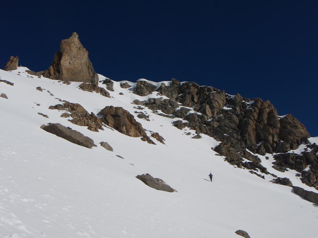 #2 face SE à droite du col : qui mène au point 3275m face SE à droite du col : qui mène au point 3275m