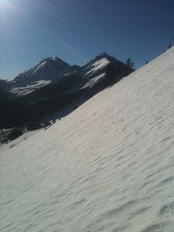 #2 au loin : pic saint andré,pic sans nom au loin : pic saint andré,pic sans nom