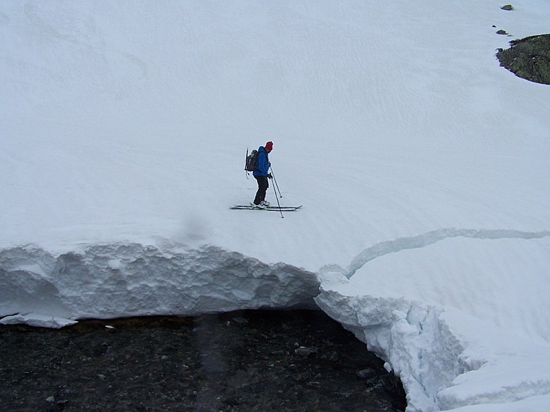 #7 Cime de Sambuis : Epaisseure de neige au plan des troix eaux (2130m), dans la combe de la croix. Cime de Sambuis : Epaisseure de neige au plan des troix eaux (2130m), dans la combe de la croix.