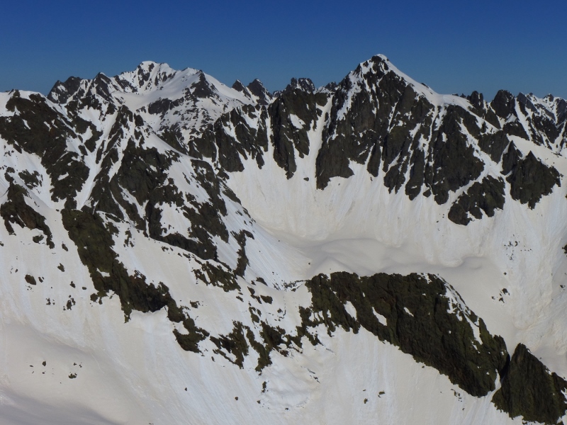 #9 Ténibre à G : et Becco Alto d Ténibre à G : et Becco Alto d'Ischiator à D.