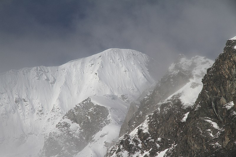 #3 Face N du Pigne : Les nuages se déchirent, et le Pigne apparaît avec un remplissage exceptionnel Face N du Pigne : Les nuages se déchirent, et le Pigne apparaît avec un remplissage exceptionnel