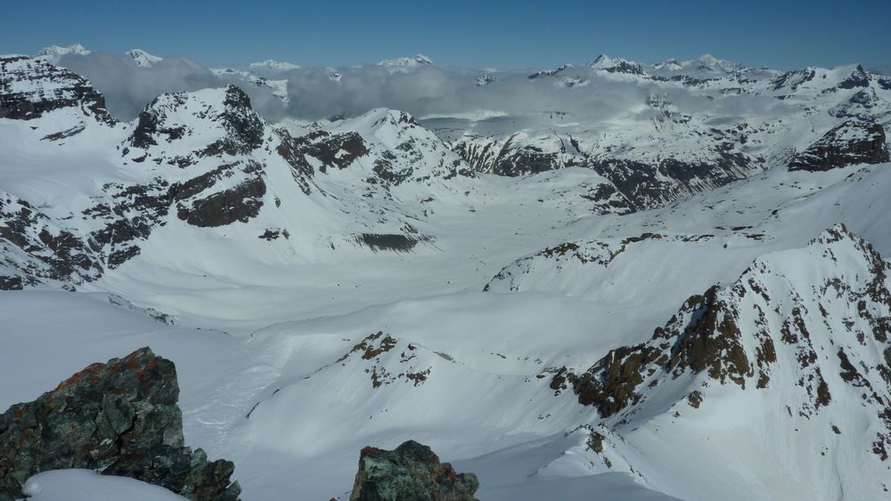 #8 Vers le Nord : l Vers le Nord : l'immense plat des Evettes en contre bas