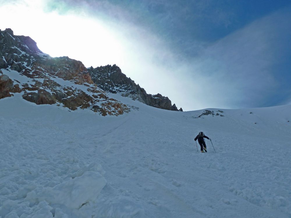 #5 Vallon des Etages : on aborde les pentes raides sous le col de Clot Châtel Vallon des Etages : on aborde les pentes raides sous le col de Clot Châtel
