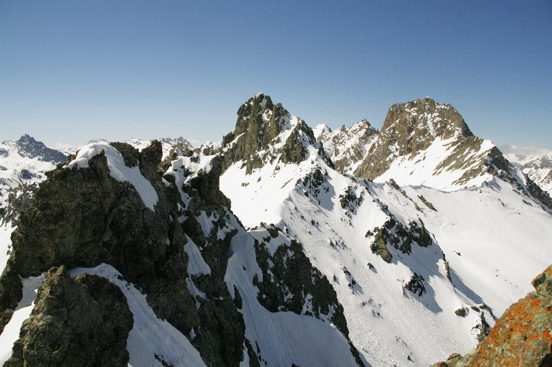 #4 point 3070m point 3070m