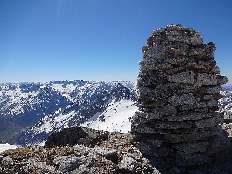 #6 Cairn sommital : Parc d Cairn sommital : Parc d'Aygues Tortes en arrière plan
