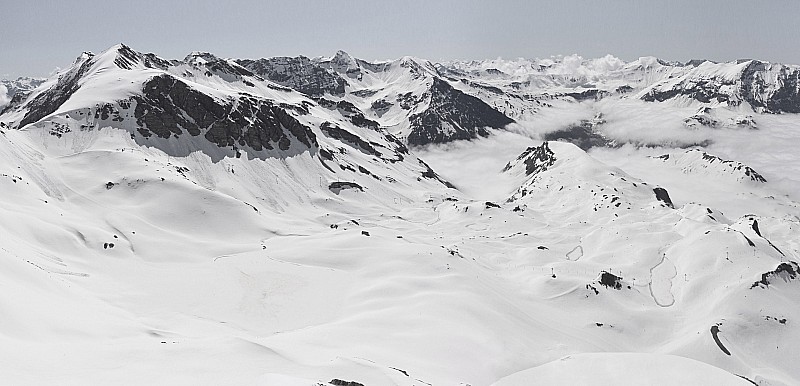 #12 Vu du sommet côté SE : Roc Diolon, les Piniers et la vallée de Prapic (sources du Drac Noir) Vu du sommet côté SE : Roc Diolon, les Piniers et la vallée de Prapic (sources du Drac Noir)