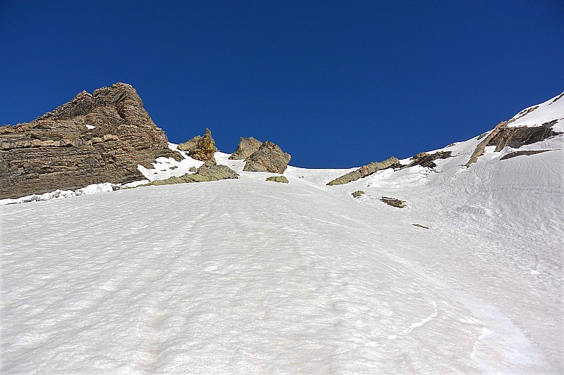 #6 Descente Petit Couloir SE : Itinéraire de repli mais belle pente et bon ski Descente Petit Couloir SE : Itinéraire de repli mais belle pente et bon ski