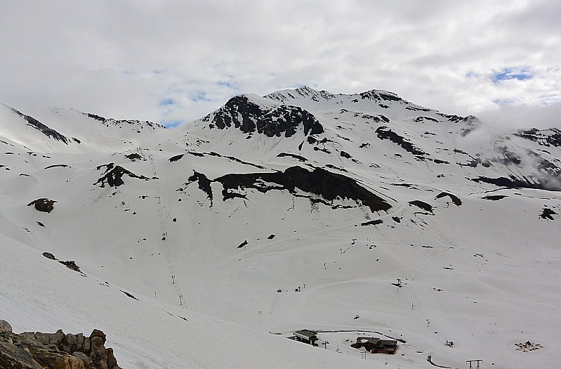 #1 Les Lacs, Roc Diolon : Encore pas mal de neige au dessus de 2100/2200 m. Les Lacs, Roc Diolon : Encore pas mal de neige au dessus de 2100/2200 m.