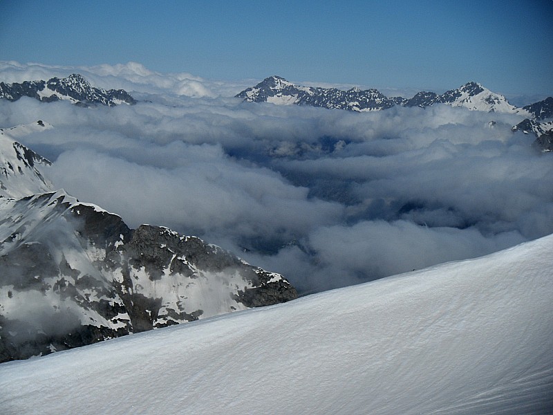 #21 aux Rognons : Rognons au soleil (çà fait du bien!) et jeux de nuages en vallée aux Rognons : Rognons au soleil (çà fait du bien!) et jeux de nuages en vallée