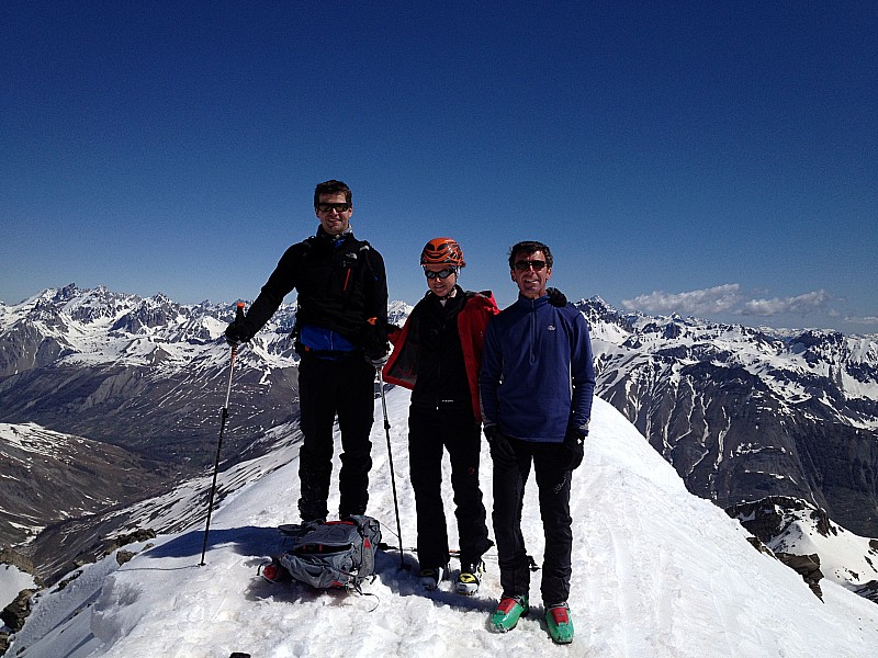 #22 Bonne compagnie : derriere Christophe le Mont Viso. Bonne compagnie : derriere Christophe le Mont Viso.