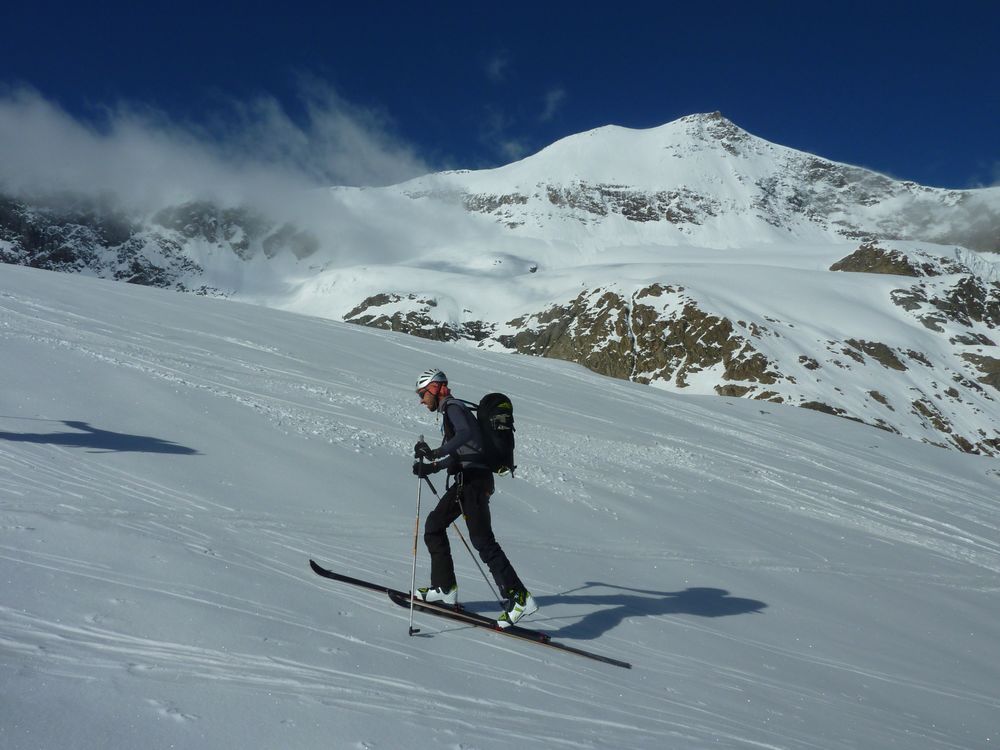 #2 Manu : devant la face NE de l Manu : devant la face NE de l'Albaron... en neige beton dans sa moitié inferieure