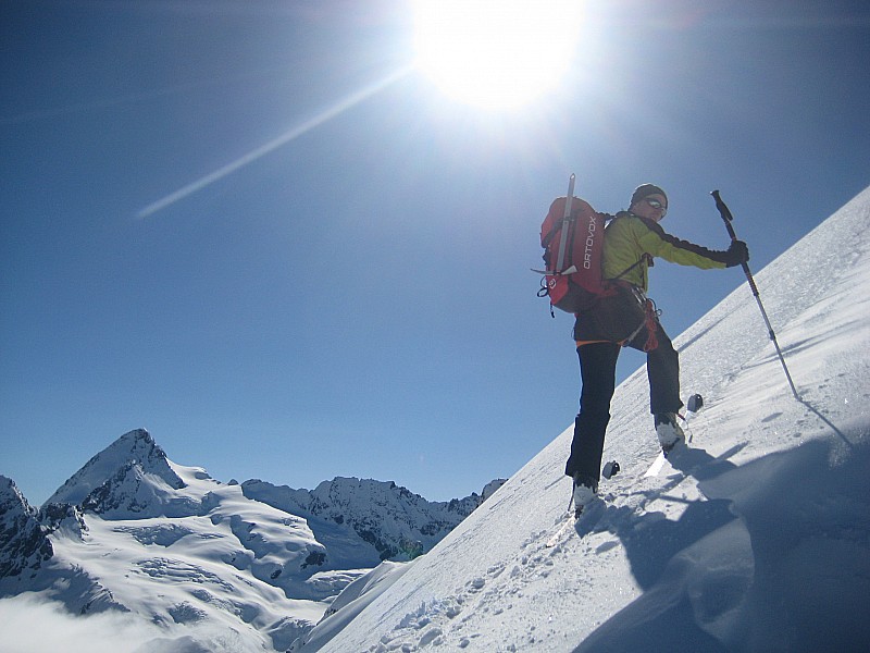 #44 11/05 : Montee sur l 11/05 : Montee sur l'arete du Mont Brule devant la Dent d'Herens