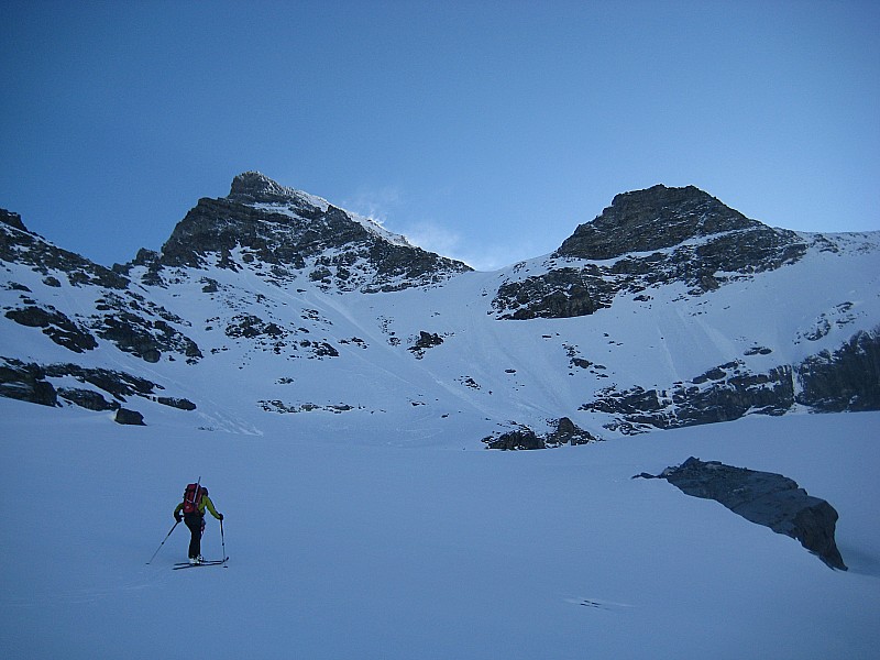 #24 08/05 : Remontee des pentes menant au Plateau du Couloir du Grand Combin 08/05 : Remontee des pentes menant au Plateau du Couloir du Grand Combin