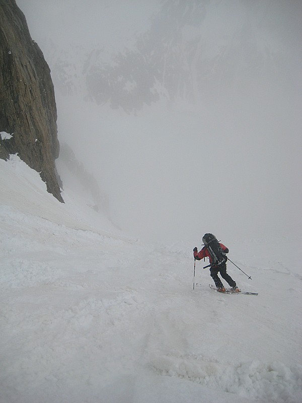 #40 10/05 : Descente du couloir du Col de la Sassa: il ne faut pas trainer! 10/05 : Descente du couloir du Col de la Sassa: il ne faut pas trainer!