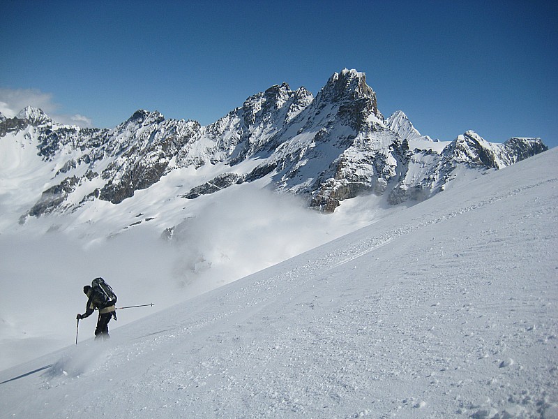 #48 11/05 : Eric profite de l 11/05 : Eric profite de l'excellente neige sur le Mont Brule