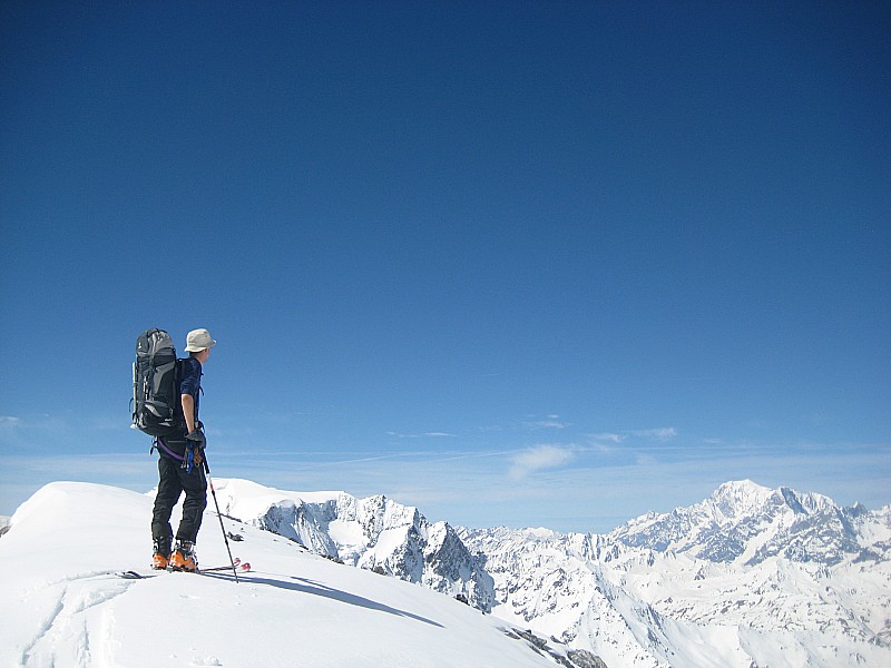 #29 08/05 : Regard en arriere sur le massif du Mont Blanc, deja bien loin... 08/05 : Regard en arriere sur le massif du Mont Blanc, deja bien loin...