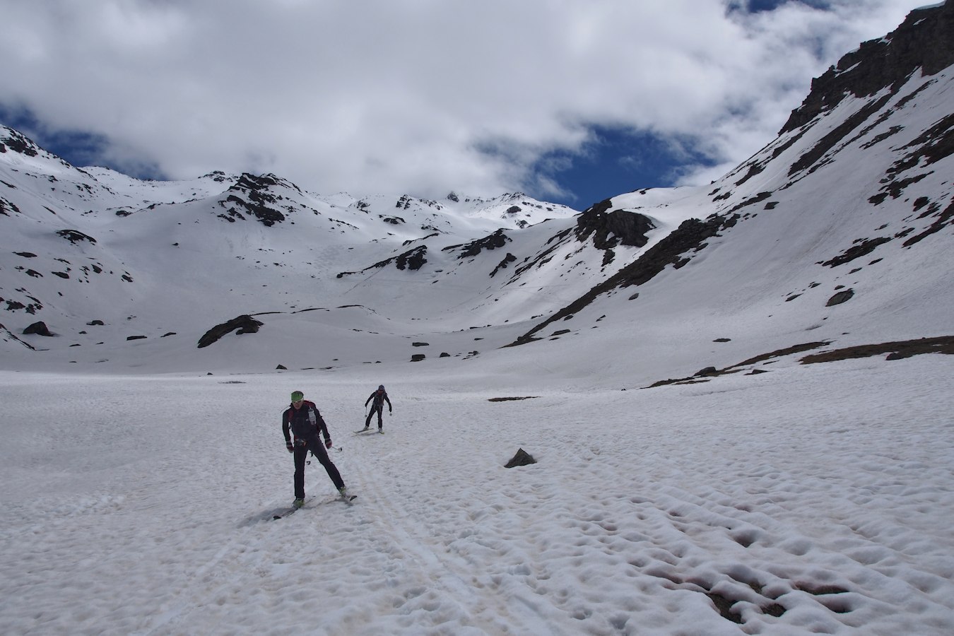 #18 Plus bas (vers 2300 m) : Neige de névé. Plus bas (vers 2300 m) : Neige de névé.