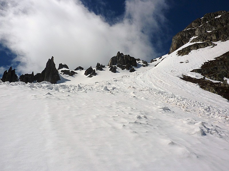 #9 Goulet sous le sommet : les vallons sympa se trouvent derrière les aiguilles rocheuses. Goulet sous le sommet : les vallons sympa se trouvent derrière les aiguilles rocheuses.