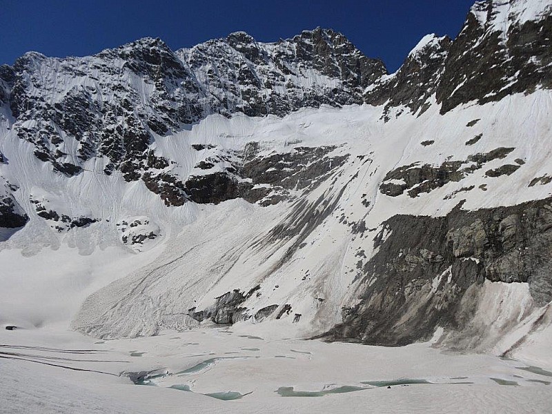#8 Le lac de la Muande et le front glacière qui s Le lac de la Muande et le front glacière qui s'y jette