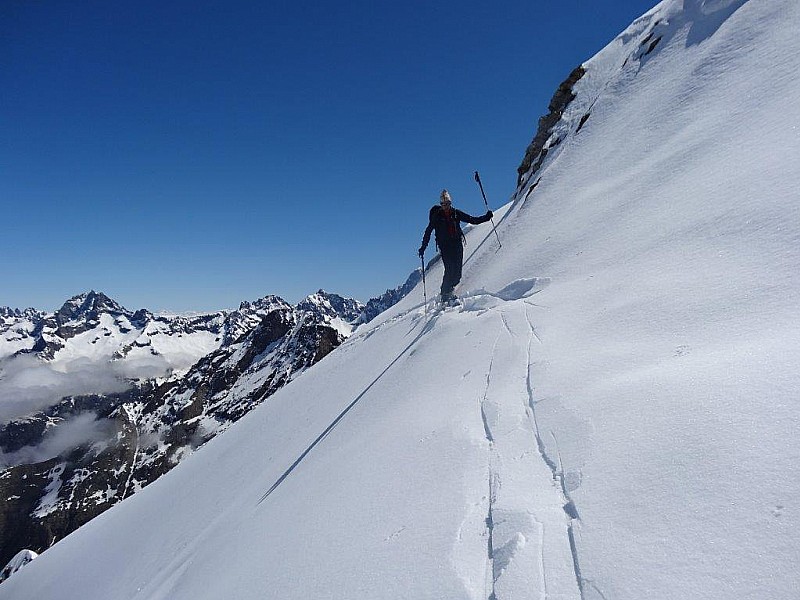 #2 Neige cassante en arrivant au petit col sommital, mais vue magnifique Neige cassante en arrivant au petit col sommital, mais vue magnifique