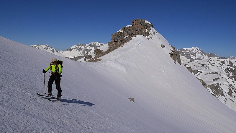 #9 2750m : au pas du Colombier, avec le Cimet à dr. et la petite cayole à gauche 2750m : au pas du Colombier, avec le Cimet à dr. et la petite cayole à gauche