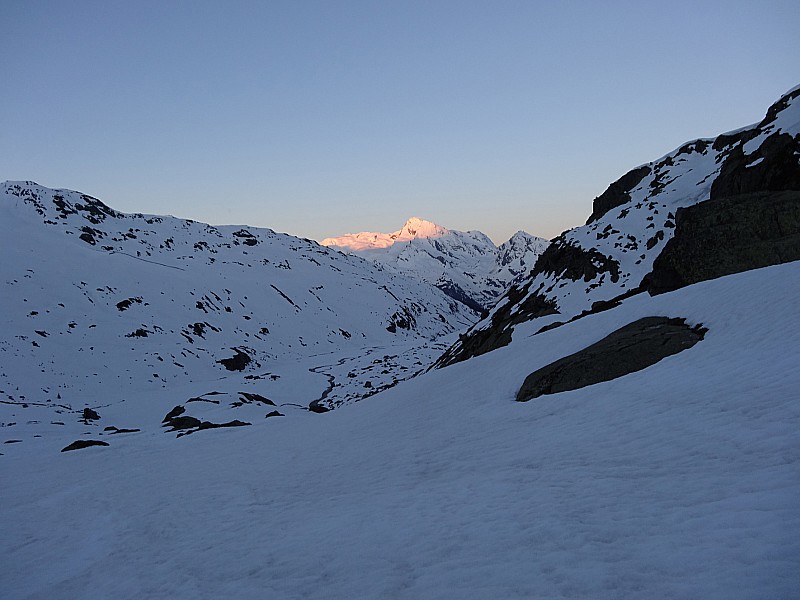 #3 Lever de soleil : Le Mont Pourri et le Dôme de la Sache s Lever de soleil : Le Mont Pourri et le Dôme de la Sache s'illuminent