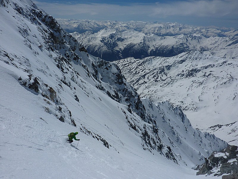 #21 Annibal : Du grand ski panoramique dans ce large couloir Annibal : Du grand ski panoramique dans ce large couloir