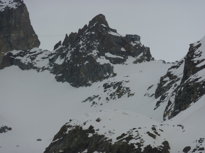 Col de bertol : cabane Bertol en vue